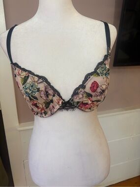 Victoria's Secret Very Sexy Unlined Demi Lace-Trim Underwire Bra